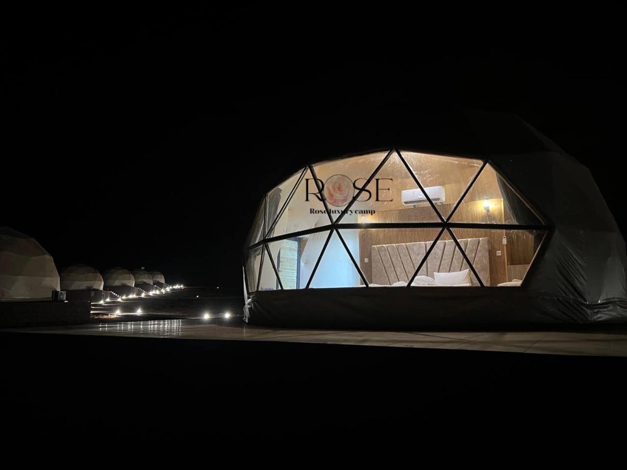 Wadi Rum Rose Luxury Camp Buitenkant foto